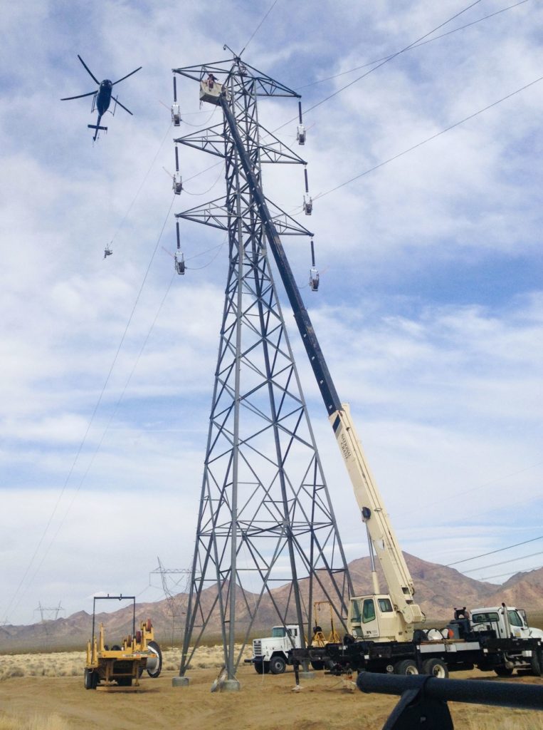 helicopter working on powerline construction